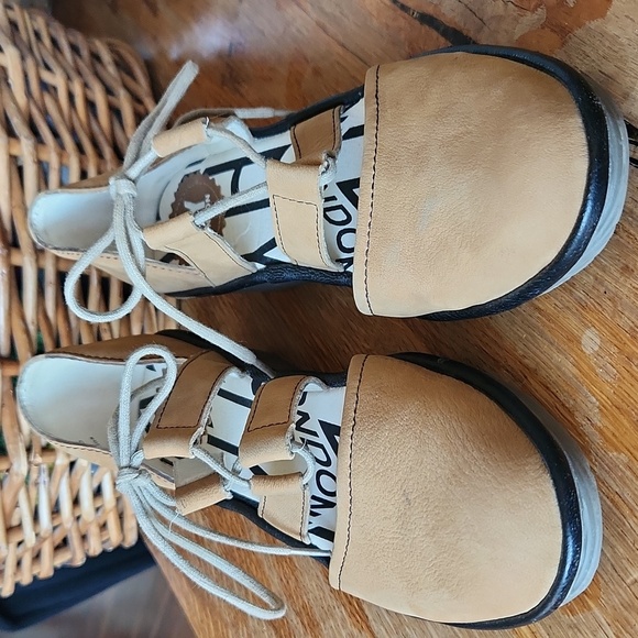 Fly London Phis Tan Tie Front Wedge Shoes Sz 6.5 / 7 - Picture 2 of 13
